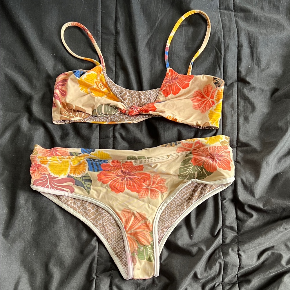 Vintage Acacia set